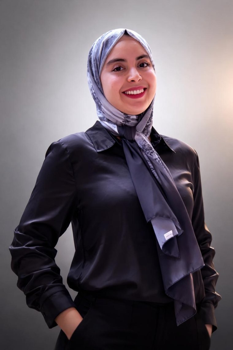 Hafida, digital marketing professional specialising in lead generation, paid advertising and SEO